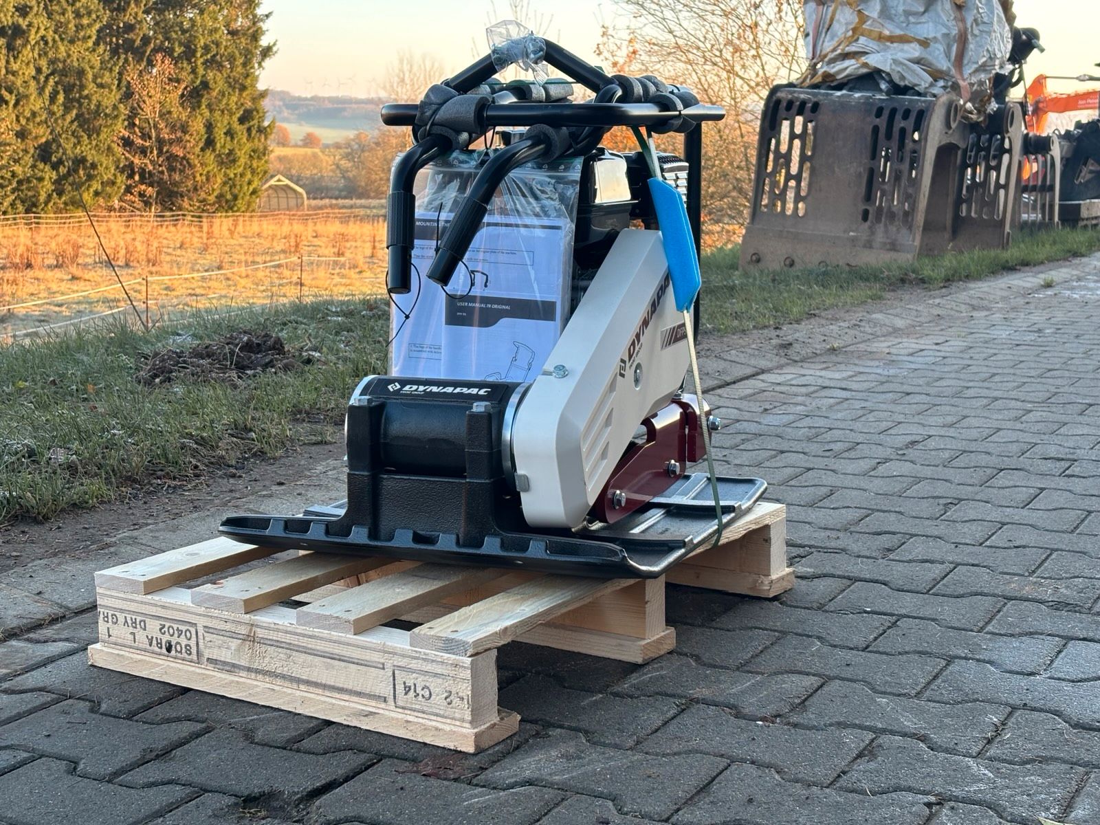Rüttelplatte Dynapac DFP 9X, 2021, neu, 92 kg Einsatzgewicht