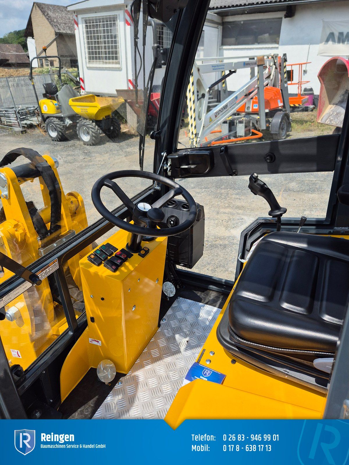 Miniradlader Knikmops KM235 mit Kabine, 25 PS, 2.380 kg